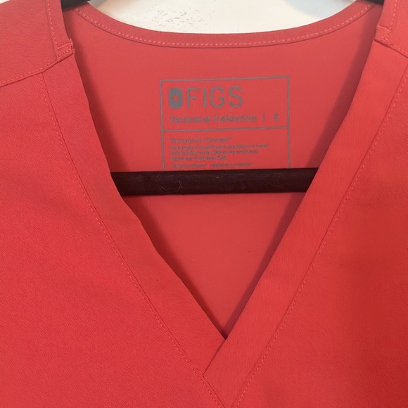 Figs Women's Catarina One-Pocket Scrub Top in Clay - Small - Picture 5 of 5